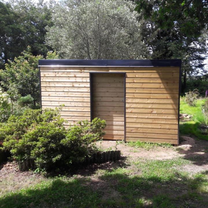 Entreprise spécialisée dans la construction d’abris de jardin.